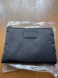 Calvin Klein 黒 ナイロンポーチ