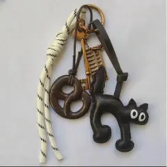 新品未使用　黒猫デザイン チャーム キーホルダー　ホワイト、ブラウンあります！