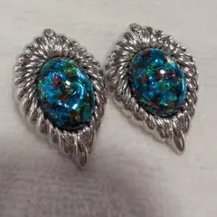 葉型クリップ式イヤリング 青緑ラメ入り