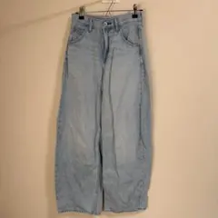 【匿名配送】バギーカーブジーンズ　22丈短め