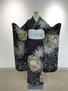 ブロフ様専用玉城ティナ×紅一点振袖 黒地 薔薇 金彩 礼装 - メルカリ