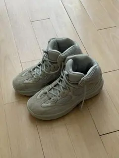Yeezy desert boots 28.5
