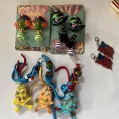 ハロウィン魔女のピアス、イヤリング キラキラひかるドクロチャーム　店頭展示品