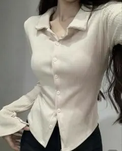 長袖　シャツ　ボタンフロント