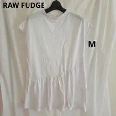 ♥️手洗い可能♥️【RAW FUDGE】M 白 へプラムトップスのサムネイル