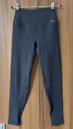 アンダール リレア シグネチャーレギンス 9分丈オブシディアングレー Lサイズ