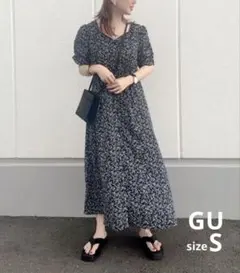 ジーユー フラワープリントフロントボタンワンピース S ブラック