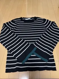 Blue Strive 黒と白ストライプ長袖ニット ボーダー