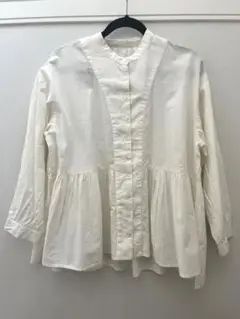 【新品未使用】裾ギャザー　ブラウス　シャツ　アイボリー　ナチュラル　M