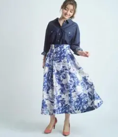 新品タグ付き　アプワイザーリッシェ　ブラッシュフラワープリントスカート　ブルー