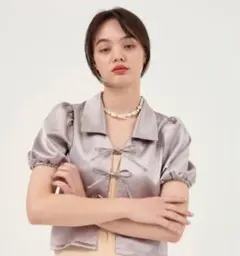tina jojun サテンリボンブラウスのサムネイル