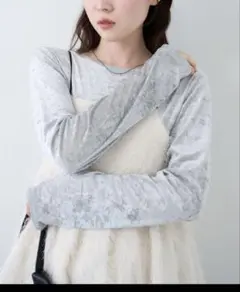 スタッズ Tシャツ