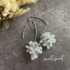 スノーホワイト＊* チェコビーズのシルバーミニピアス＊ハンドメイド