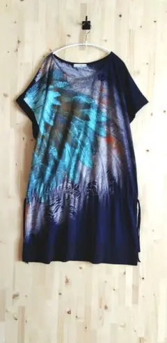 ［美品］レディース　トップス　チュニック　ネイビー　紺　フェザー柄　ゆったり　柄