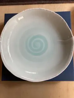 有田焼　青白磁　継ぎ合せ丸盛皿