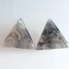 幾何学模様 ヘアクリップ 2点セット - メルカリ