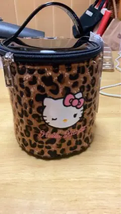 Hello Kitty ヒョウ柄ポーチ