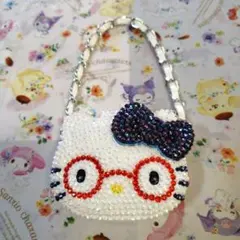 ハローキティ　おくすりケース　レザーチェーン付きデコ