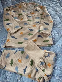 キルト長袖腹巻き付きパジャマ　90cm 恐竜