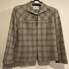 美品　チェック柄 テーラードジャケットショート丈　Lサイズ￼
