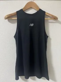 New Balance 黒 タンクトップ Sのサムネイル