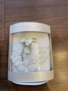 新品　ANTIPRIMA 花刺繍ハンカチタオル ホワイト