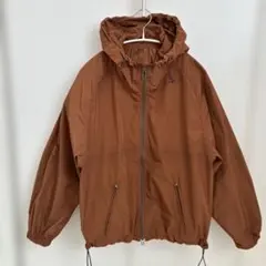 フード付き マウンテンパーカー