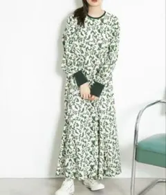 KBF フラワープリントマーメイドワンピース