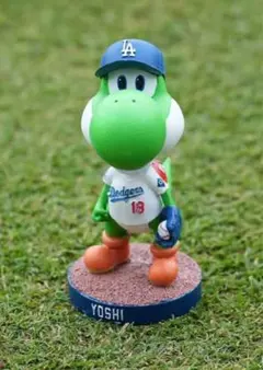 缶バッジ付き ヨッシー スーパーマリオ 山本由伸 ボブルヘッド