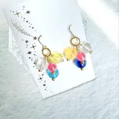 カラフル　ビーズ　ピアス　イヤリング　スプリング　春　可愛い　揺れる　小ぶり