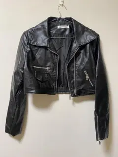 ブラック クロップドレザージャケット