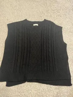 earth music&ecology黒 ケーブル編み ノースリーブニットベスト