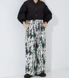 NOMINE ペインティング ドロスト タックパンツ