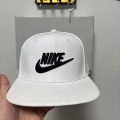Nike ホワイト ベースボールキャップ