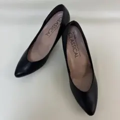 【美品】ファルファーレ クラシカル パンプス　ポインテッドトゥ　ブラックのサムネイル