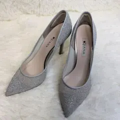 極美品✨DIANA ダイアナ ラメニットチュール パンプス シルバー 24cmのサムネイル