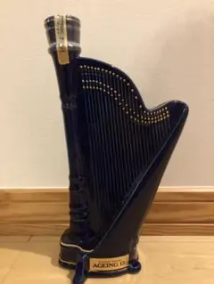 最安値【入手困難】サントリー　エイジング15年　ハープ型 エイジング 15年 ハープ型陶器ボトル - 国内最大級お酒専門の