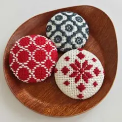 こぎん刺し　ハンドメイドブローチ