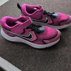 Nike ピンク スニーカー ベルクロストラップ