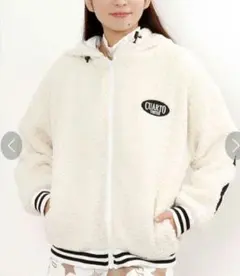 クアトロ　 パーカー付フリースジャケット