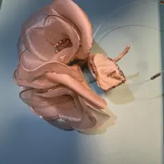 シャンパンゴールド 花モチーフ コサージュ