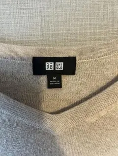 vネックセーター