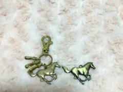 馬のデザイン チャーム キーホルダー付き