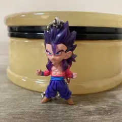 ドラゴンボール　UDM キーホルダー　ガシャポン　 超サイヤ人4 孫悟飯