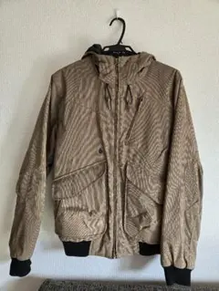 美品 Volcom フード付きベージュジャケットのサムネイル