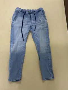 ライトブルーデニム スリムフィット