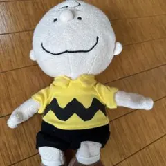 ユニバ　チャーリーブラウン　ぬいぐるみ