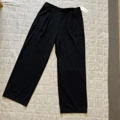 ユニクロ　クレープジャージーストレートパンツ