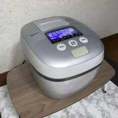 【2019年製】タイガー圧力IH炊飯ジャー　JPC-A10J 電源コード難アリのサムネイル