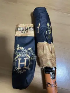 【激レア】エルメス　HERMES 折りたたみ傘　晴雨兼用　ワンプッシュ　馬車柄 激レア】エルメス HERMES 折りたたみ傘 晴雨兼用 ワンプッシュ